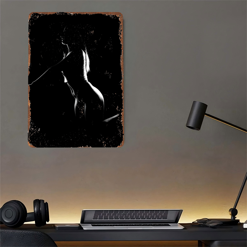 Silhouette of a Woman Metal Po - مراجعة Women Accessories Poster وسعره